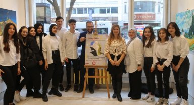 Bursa'da Halkla İlişkiler öğrencilerinden şiddete tepki