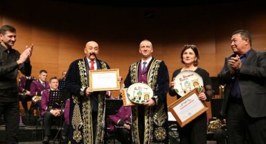 Bursa'da Özbek melodileri