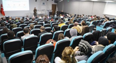 Düzce'de gençlere dijital iletişim becerileri anlatıldı