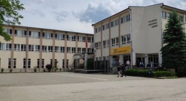 Düzce'de hasarlı okulların öğrencileri taşınıyor