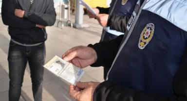 Emniyetin huzur uygulamasında 883 düzensiz göçmen yakalandı