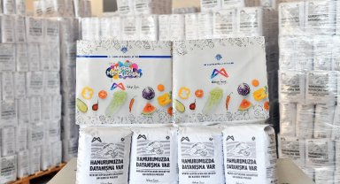 "Hamurumuzda dayanışma var"! Her haneye 10 kilo un