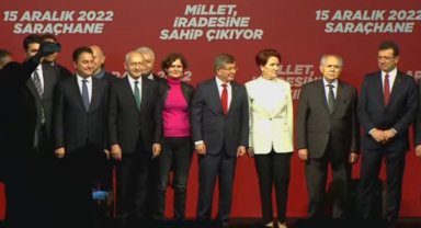 İstanbullular destek için Saraçhane'de buluştu... Altılı masadan 'demokrasi' vurgusu