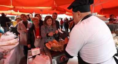 İzmir Narlıdere'de 'Toprak Ana Günü'ne lezzetli kutlama