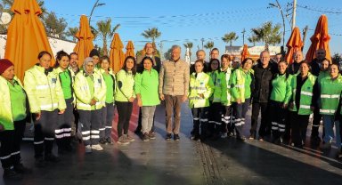 İzmir Narlıdere'nin temizlik kadınlara emanet