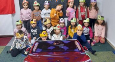 Kayserili miniklerden maket Togg