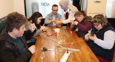 Kocaeli İzmit'te Down Kafe'de mutluluklar gözlere yansıdı