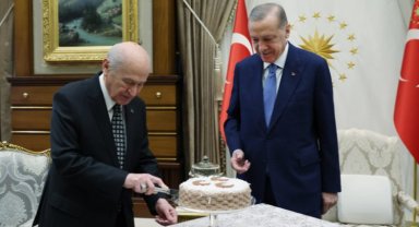 Külliye'de erken ve sürpriz kutlama