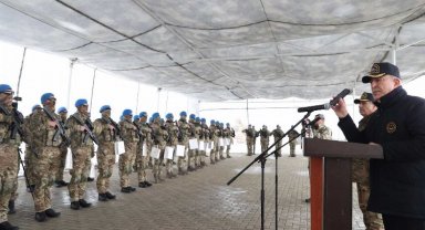 Liderlerden 'Kardeş Yumruğu' tebriği