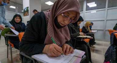 Malatya Kernek Külliyesi'nde okuma yazma kursu