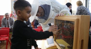 Manisa arıların dünyasını yakından tanıtıyor