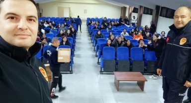 Manisa İtfaiyesi gençlerle buluşmayı sürdürüyor