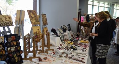 Manisa'da kadınların el emekleri sergilendi