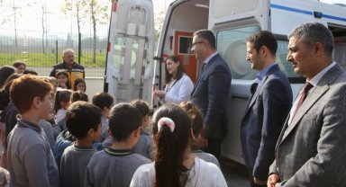 Manisa'da minikler 'ambulans' ile tanıştı