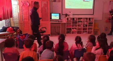 Manisalı öğrenciler itfaiyecilerle tanıştı