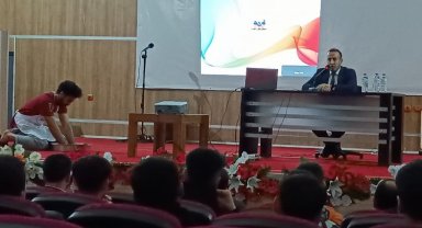 Mardin'de Beytullah Birlik gençlerle buluştu