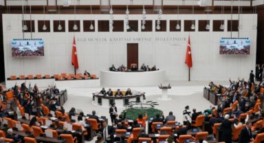 Meclis tatile giriyor... EYT 2023'e kaldı!