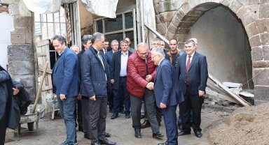 Memduh Büyükkılıç'tan çarşı ziyareti