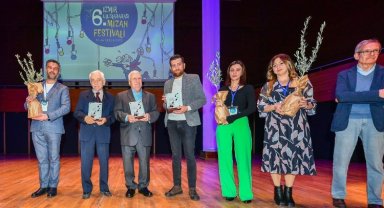 Mizahın ustaları İzmir'de 'Mizah Festivali'nde unutulmadı