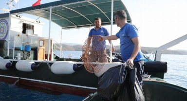 Muğla Gökova Körfezi'nden 19 bin kilogram çöp çıktı