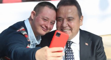 Muhittin Böcek'e 'özel' danışman