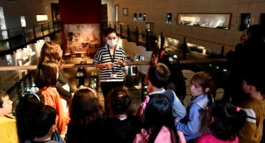 Tarihe sahip çıkacak kültür elçilerini yetiştiriyor