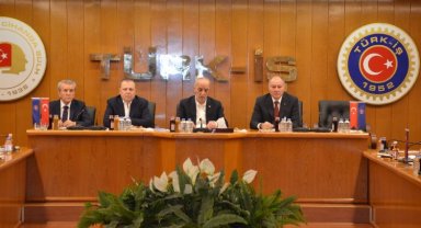 TÜRK-İŞ: Ne imza atarız, ne de o masaya otururuz!