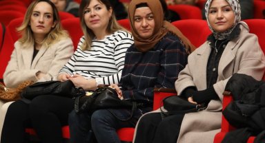 Van Büyükşehir'den öğretmenlere konferans