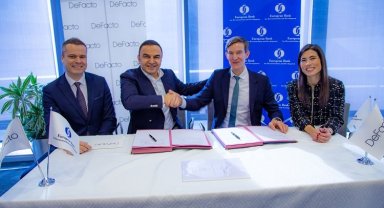 DeFacto'dan global atak