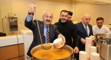 Gebze'de öğrencilere çorba ikramı