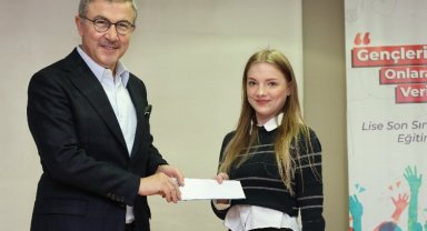 İstanbul Eyüpsultan'da liselilere 750 TL eğitim desteği