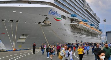 İzmir'de kruvaziyer turizmi hızlı başladı