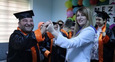 İzmit YADEV'de mezuniyet sevinci