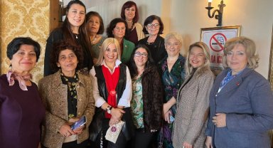 KADER İzmir'de kadın aday adaylarını tanıttı