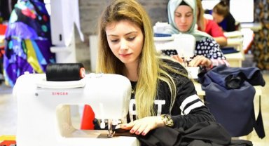 Kadınlar işsizlikten Altın İğne ile kurtuluyor