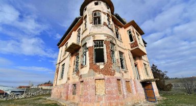 Korku filmlerini aratmayan tarihi konak ayağa kalkıyor
