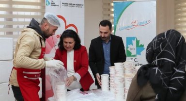 'Mahalle Mutfakları' İzmit'te yüreklere dokunuyor