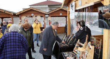 Maharetli Eller 1 yaşında