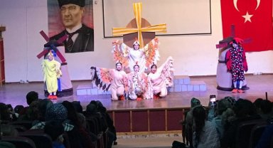 Manisa'da minikler 'Don Kişot' ile eğlendi