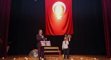 Mustafa Yalçın'dan 'vatan' şiiri
