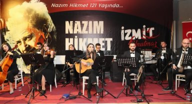 Nazım Hikmet, 121'inci doğum gününde İzmit'te şiirlerle anıldı