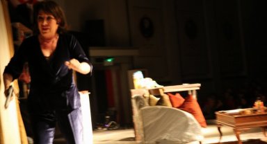 'Plastik Aşklar' Manisa'da sahnelendi