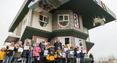 Sakarya'da 'Ters Ev' karne hediyesi oldu