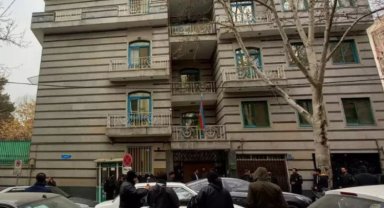 Tahran'da Azerbaycan Büyükelçiliği'ne saldırı: 1 ölü