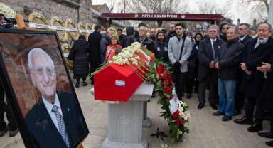 'Yaprak Dede' son yolculuğuna uğurlandı