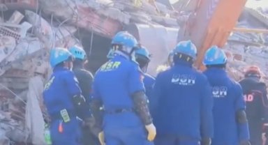 128 saat sonra enkazdaki 3 kişiden ses geldi