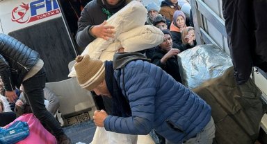 Adıyaman'a ulaşan İzmit'in tırları nefes aldırdı