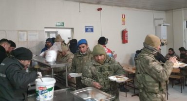 Afet bölgesinde 3 öğün yemek desteği