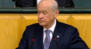 Bahçeli yeni takımını duyurdu... Tribündeki sloganlara tepki!