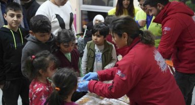 Başkan Karalar; Bütün olanaklarımızla depremzedeleri yanındayız